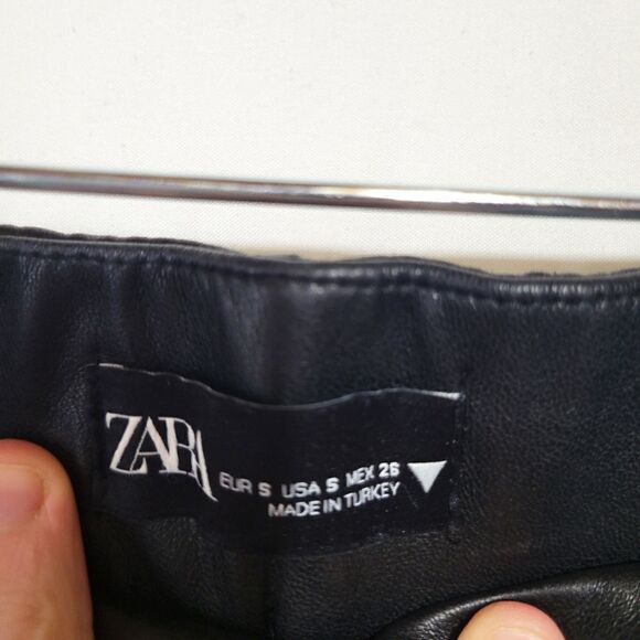 Zara Blogger Fave Faux Leather Pleated High Rise Pants - Picture 9 of 13